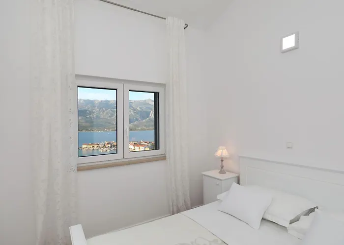 Mediterranean With Pool, Beach, Panoramic View - By Traveler Tourist Agency Krk - Id 2509 * Vinjerac