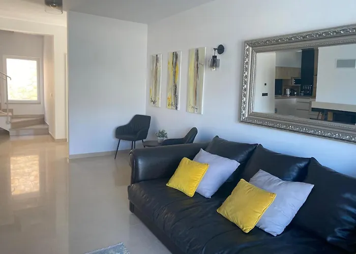 Mediterranean With Pool, Beach, Panoramic View - By Traveler Tourist Agency Krk - Id 2509