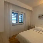 Mediterranean With Pool, Beach, Panoramic View - By Traveler Tourist Agency Krk - Id 2509 Vinjerac