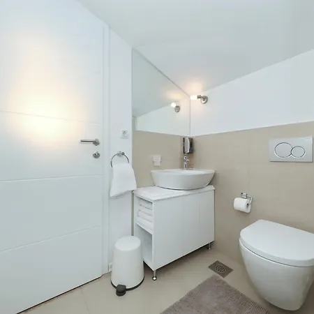 Mediterranean With Pool, Beach, Panoramic View - By Traveler Tourist Agency Krk - Id 2509 * Vinjerac