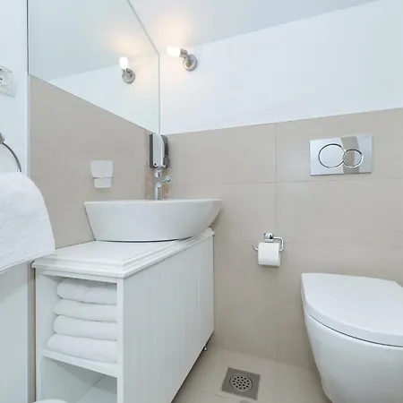 Vila Mediterranean With Pool, Beach, Panoramic View - By Traveler Tourist Agency Krk - Id 2509 Vinjerac