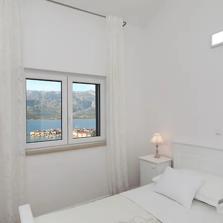 Mediterranean With Pool, Beach, Panoramic View - By Traveler Tourist Agency Krk - Id 2509 * Vinjerac
