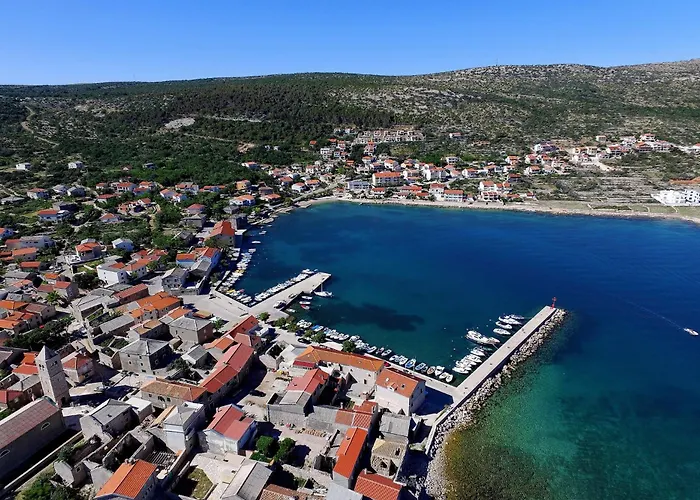Mediterranean With Pool, Beach, Panoramic View - By Traveler Tourist Agency Krk - Id 2509 * Виньерац